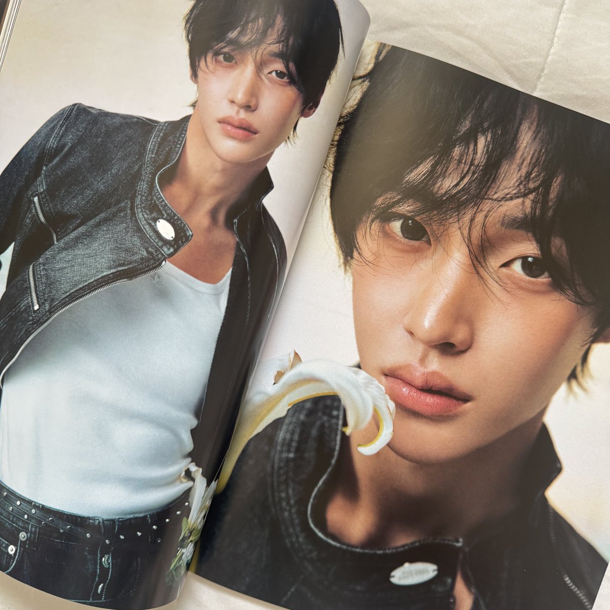 suminshaul's tweet photo. ✦ 𓂋 [ #suminmails ] . . . 🧺 ᥫ᭡
             ⤷ wonbin homme+ arena

finally got my wonbin magazine 🤍 thank you so much @wonbinhaul for another smooth and hassle-free transaction. everything arrived safely, as always! :)

₊˚ #frombbina 𓂃 ⊹ https://t.co/ehUqAUP0SG