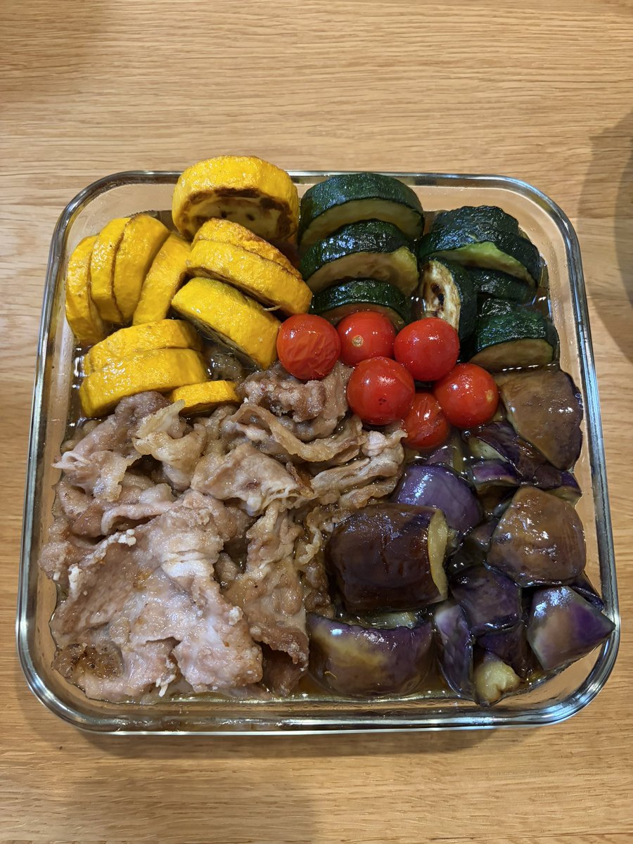 twinsnsingleton's tweet photo. 揚げ浸し夏野菜。やっぱ彩り良いね〜
今日のそうめんのおかずはこれで😋 https://t.co/XS2MyeFozP