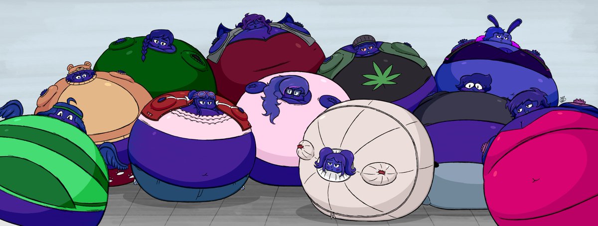 bigb3rri's tweet photo. 🫐 Berri spending Juicy July with a couple of berry buddies https://t.co/uBzciUoFgI