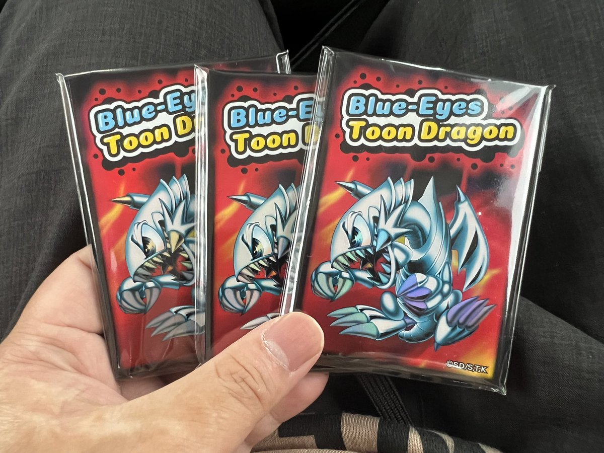 buzz_sionama's tweet photo. このスリーブを手に入れるために
まさかDOOM OF DIMENSIONS を定価で買う日が来るとは。 https://t.co/85A14nEScQ
