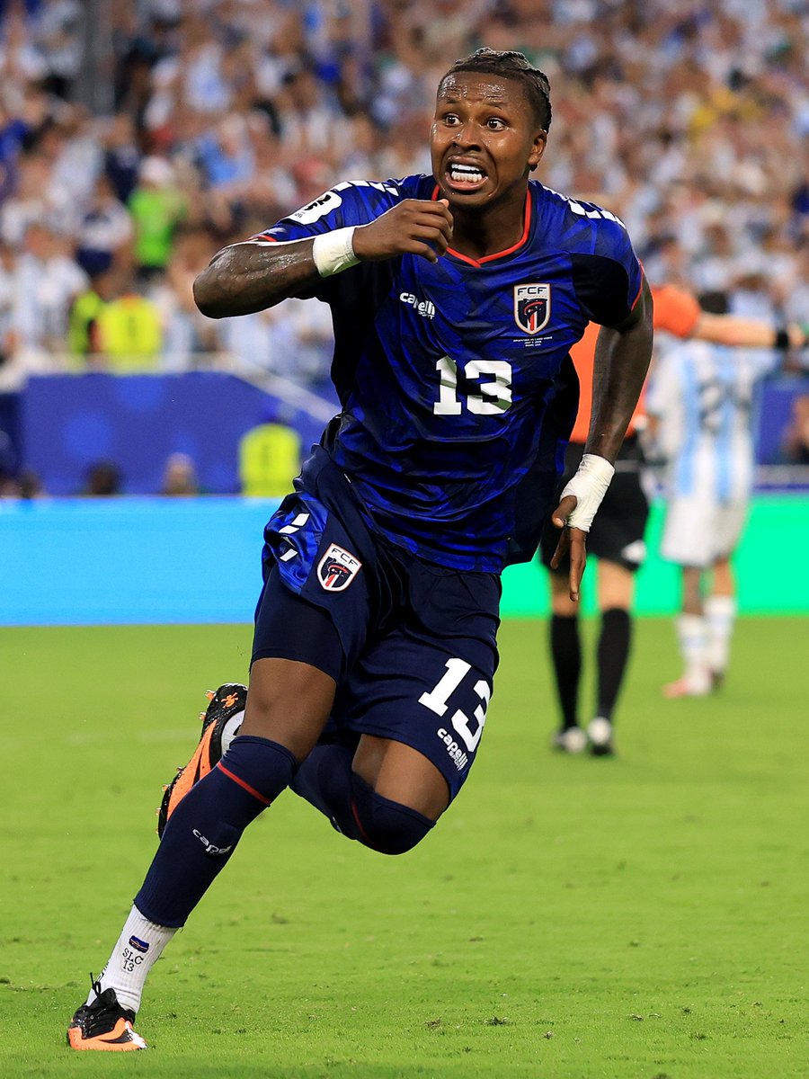 AbayTila's tweet photo. Vozinha (#Josimar José Évora Dias) 🇨🇻🧤
He was one of the biggest heroes of that match against Argentina, making crucial saves and keeping #CapeVerde alive deep into the game. Even though #Argentina won 3–2, Vozinha’s performance is exactly why people are calling it a World Cup classic.
@FIFAWorldCup should create a special trophy for #CapeVerde ...! They played better than #Argentina for the first time representing their country, and now the whole world knows where #CapeVerde is. Africans and the entire world are proud of you, showing us what soccer should be played. @johncenaq8 @___Riaa___