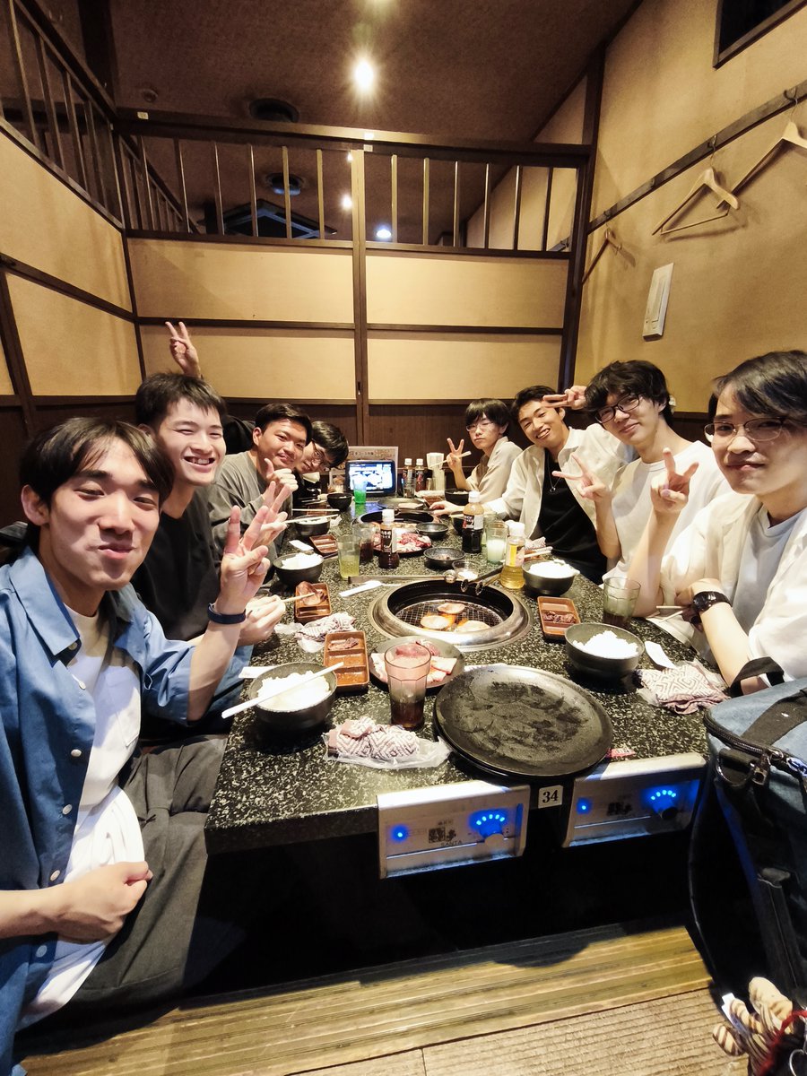 sazanami_Dev's tweet photo. 【新歓食事会】

活動のあと、みんなで焼肉を食べに行きました✌️

授業の話や趣味の話で大盛り上がり！
一緒に活動を始めて二ヶ月経ちますが距離もだいぶ縮まってきたと思います！

#さざなみ開発 #トライデントコンピュータ専門学校 #新歓 #学生エンジニア #サークル https://t.co/h9ryMiR9C7
