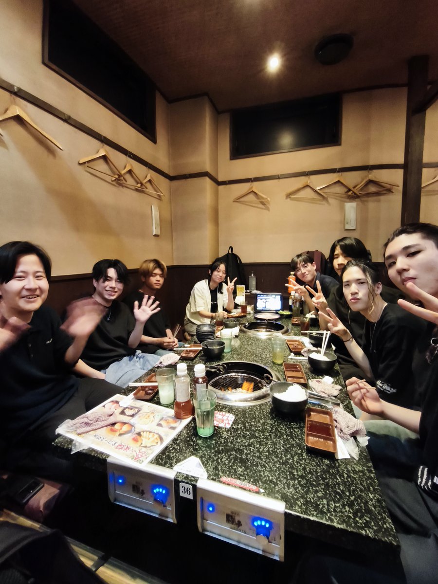 sazanami_Dev's tweet photo. 【新歓食事会】

活動のあと、みんなで焼肉を食べに行きました✌️

授業の話や趣味の話で大盛り上がり！
一緒に活動を始めて二ヶ月経ちますが距離もだいぶ縮まってきたと思います！

#さざなみ開発 #トライデントコンピュータ専門学校 #新歓 #学生エンジニア #サークル https://t.co/h9ryMiR9C7