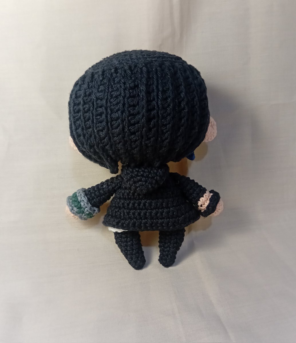 unpocodebarro's tweet photo. Terminé mi amigurumi de Douxie Casperan, lo único que me costó fue hacer las calaveras. https://t.co/x6kpO4Q2iP