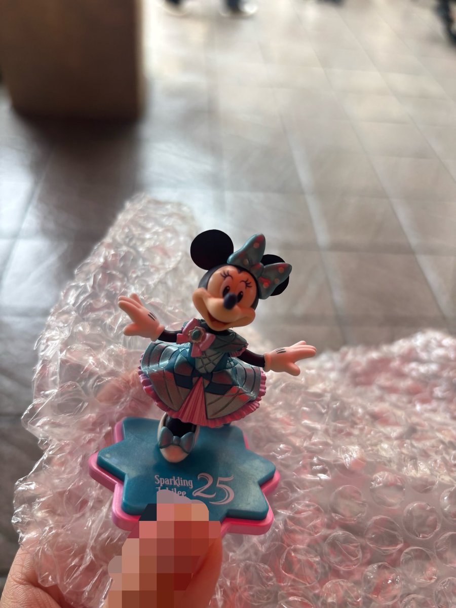1999k43's tweet photo. 【交換】ディズニー シー 25周年 
ミニチュアフィギュアコレクション 

【譲】ミニー

【求】ドナルド>チップとデール

名古屋手渡しでの交換希望です。
お気軽にお声掛けください。 https://t.co/ueGXcAlExi