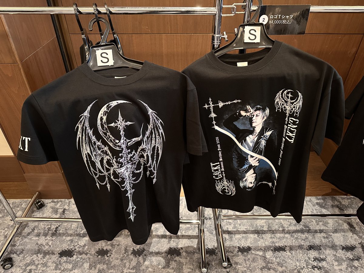物販開始！ Tシャツはそれぞれ綿100% ロゴは背面へのデザイン無し 袖の