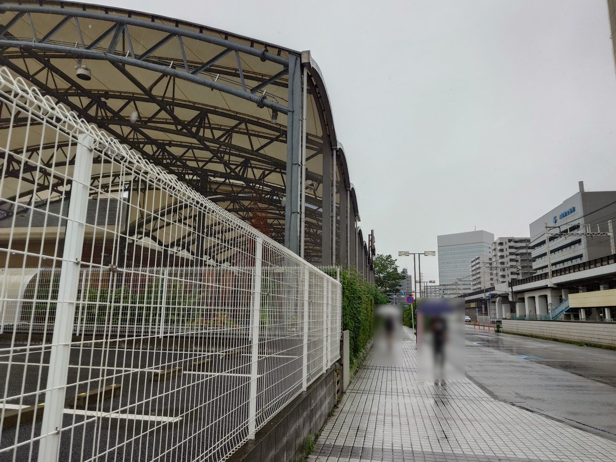 MEX_infomation's tweet photo. 【MEX八戸】川崎駅バス停までの経路その２
⑤地上へ出たらそのまま直進
⑥屋根のかかった建物の前にあるピンク色のWillerさんのバス停が乗降場所となります

地上に出てからとても近いので出発前に地下街で待って出発の５分～１０分前にお越し頂くとスムーズに乗車いただけます

#MEX夜行バス https://t.co/dz1UajXKzG