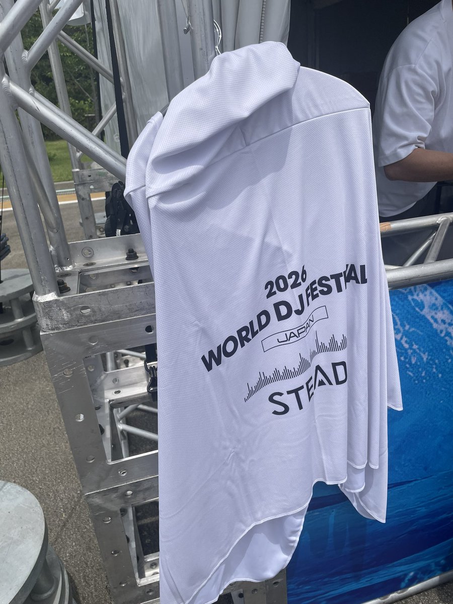 Leah_Lufre's tweet photo. @stead_official_ 
#STEAD冷感ポンチョ
WDJF来たぞ！
これで涼しくなる https://t.co/KW55FQfoTk