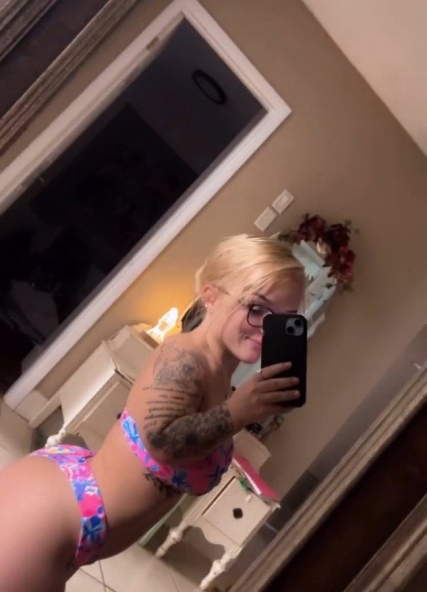 cuteharlee01's tweet photo. Who’s hungry …😋 https://t.co/4y9afQfxaS