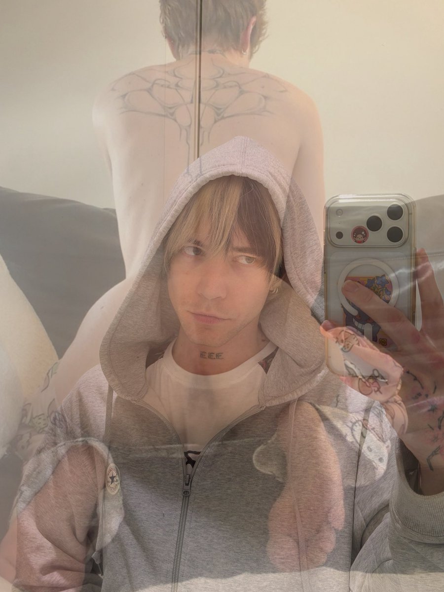 killxzak's tweet photo. jumpin on another trend https://t.co/EVo8xloaIE