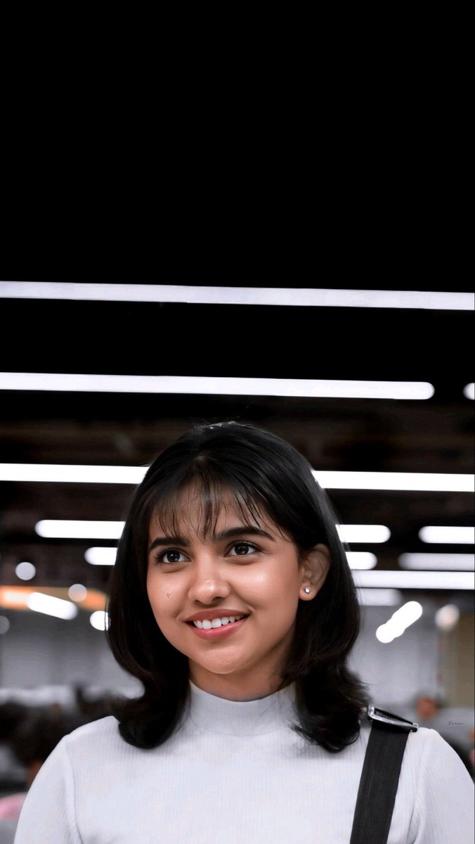 ITZmeeMari1's tweet photo. Mamitha in this hair style > Recent Hair styles 

Agree or not ? https://t.co/fVrvcgS0QM