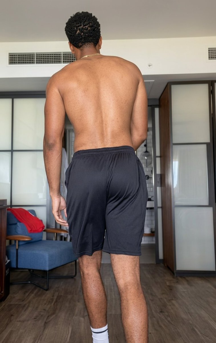 paztlyfe0's tweet photo. Jeremiah brown so corny but soooo Caked Up 😭😍🍑 https://t.co/5Lni60skKe