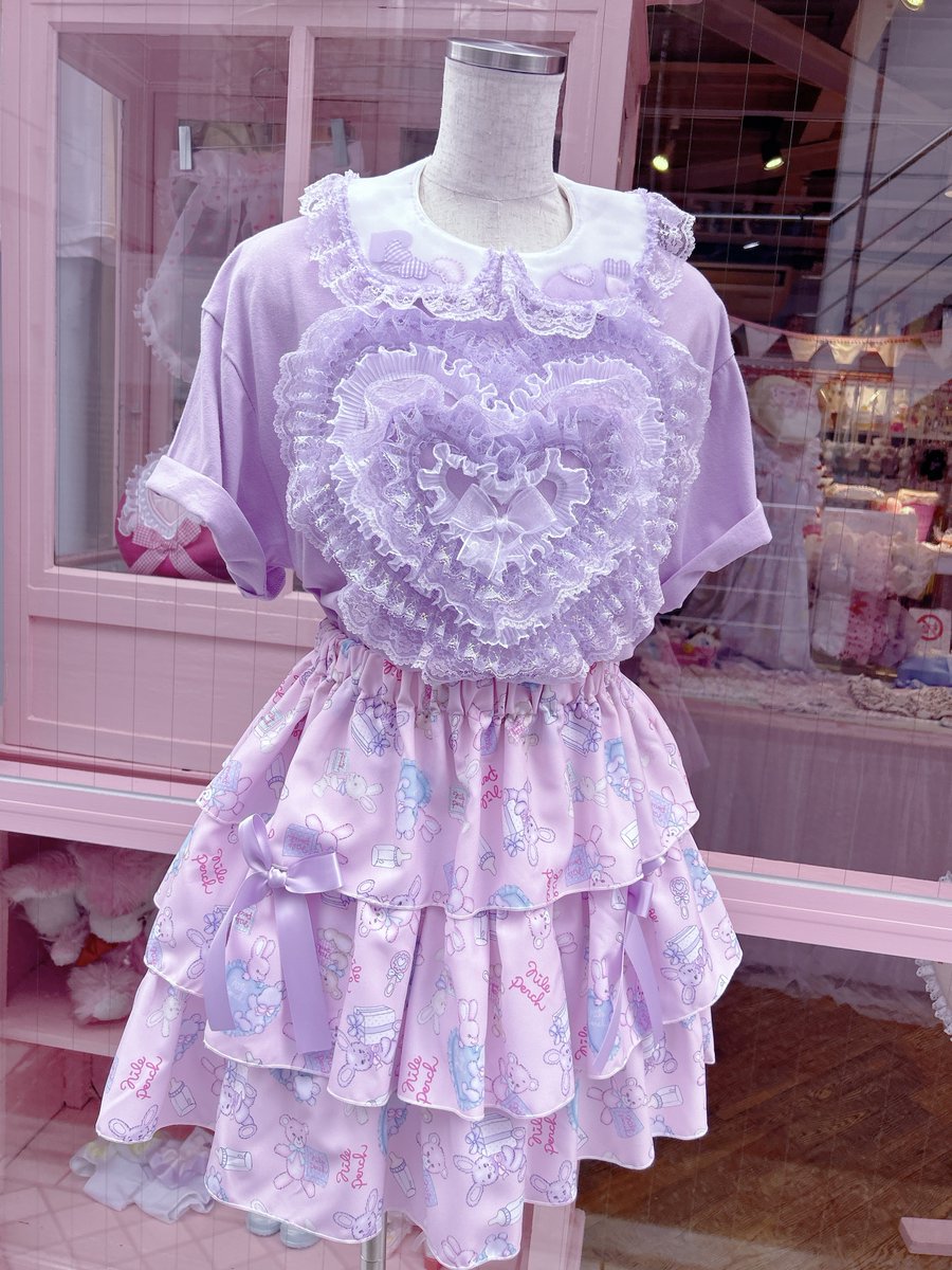 💜🎀 つけ襟¥7900(税込¥8690) Tシャツ¥9500(税込¥10450) スカート