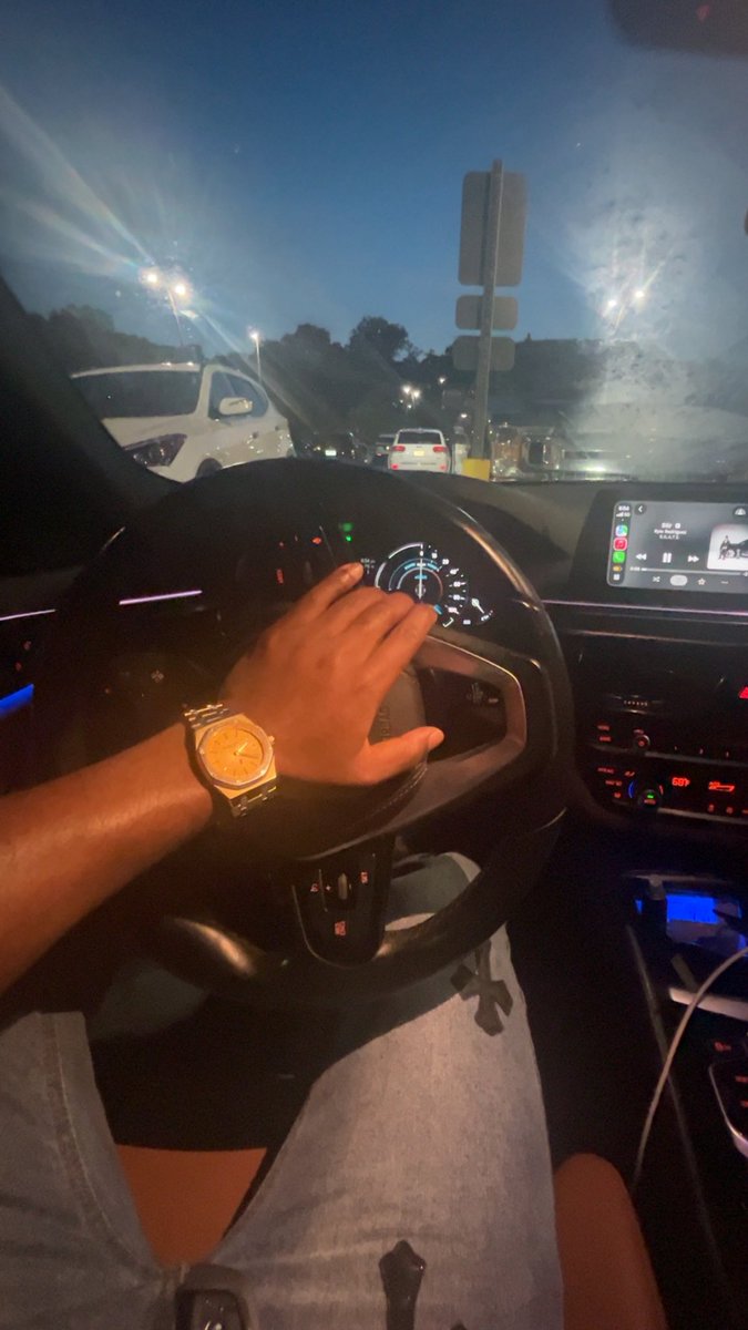bonessxonly's tweet photo. happy $$$ day to da biggest. s/o my team @DawgCampOrg 🖤🦅🦅 https://t.co/CvhWeqI5ZE