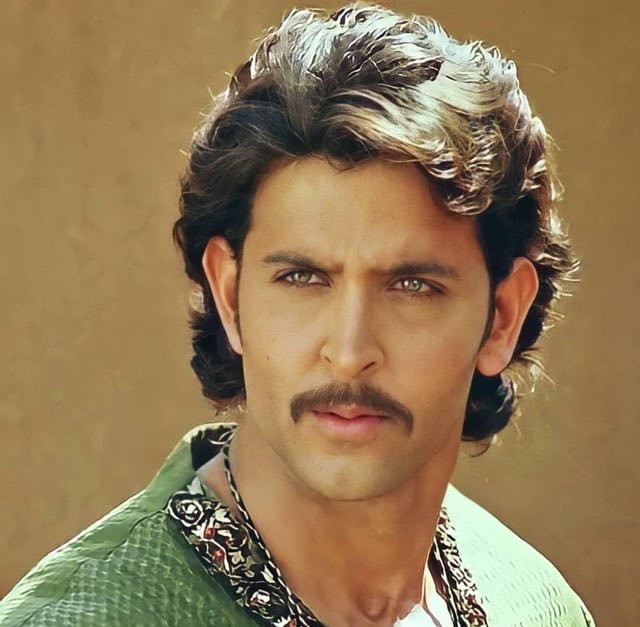 Predator4005's tweet photo. Hrithik Roshan endhuku panikiraadu anta 😂😂🙏
Ala ela annav ra @ssrajamouli https://t.co/mTCW2BMrku