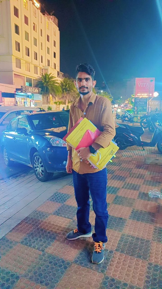 xyeRbCS5YP62291's tweet photo. तुम्हारी वाणी में सत्य का तेज हो और तुम्हारी बुद्धि में वो पैनापन हो जो हर भ्रम को काट सके। जब इंसान खुद अपनी ढाल बनता है, तो ब्रह्मांड की शक्तियां भी उसका साथ देने लगती हैं।
न्याय...
 @Sunil_Merta2311 
#2nd_ग्रेड_फॉर्म_रिऑपन_किजिए
#मोदीजी_rpsc_2nd_ग्रेड_फॉर्म_रिऑपन_किजिए
@RajCMO https://t.co/BEocvfCW9T