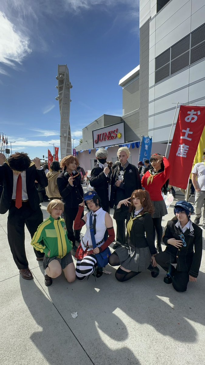 hai_yun2's tweet photo. PERSONA 4 ANIME EXPO 😼 https://t.co/MaxPBHqqjw