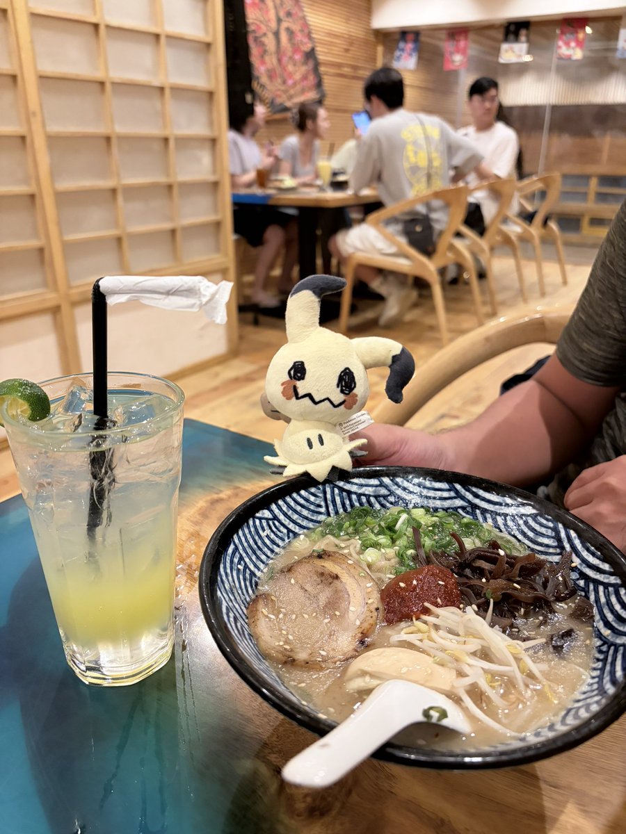itsmarjofficial's tweet photo. Japanese Ramen Night with Mimikyu 🫶🏻
Reunited with my old PoGo friends 🥰
#PokemonGo #ramennight #PokemonGofriends #mimikyu #TGIF #japaneseramen #ramen https://t.co/Zzl0eZzxce