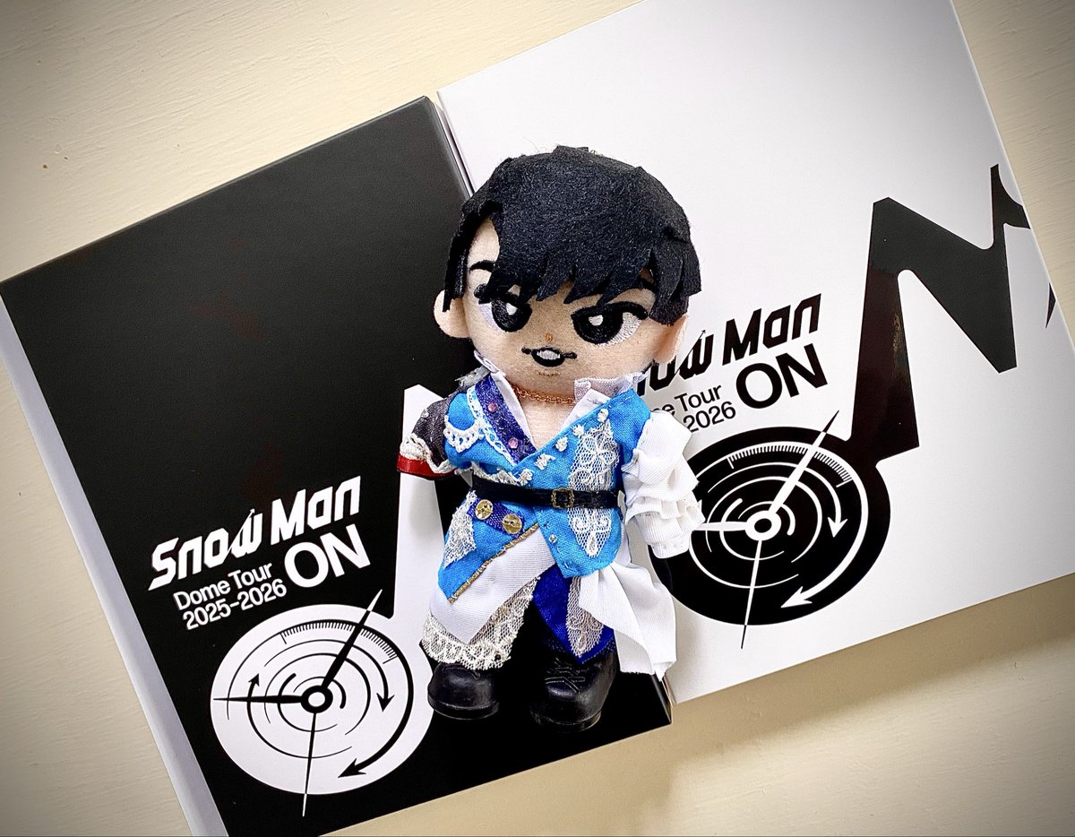 kaka_party_time's tweet photo. 腰痛から��中も痛い😓湿布した〜!
SnowManから元気貰うよ〜やっと観れるよん🌹
持ち歩くとビジューが💦
#SnowManOn
#宮舘涼太 https://t.co/SSN3OXbQeA