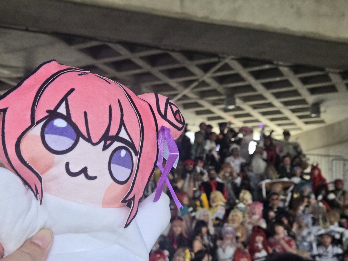 Strider714's tweet photo. Doro and I were at the #nikkeax2026 meet up and gave out more cards! Thank you everyone for making this 2nd day amazing and I hope everyone got good pulls

#nikke #animeexpo https://t.co/bgihL1iEtB