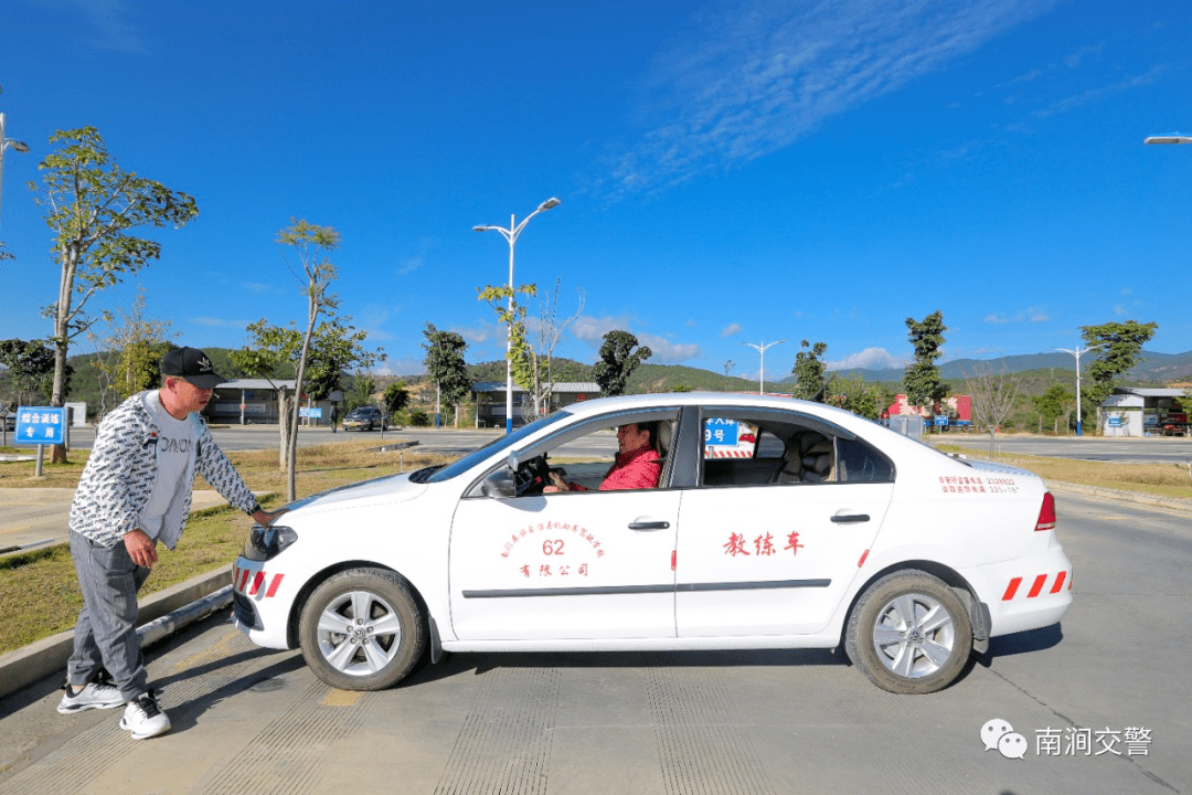 OPPPatel's tweet photo. Just aced my driving test after 3 months of parallel parking fails and panic stops!  Feeling way more confident hitting the road now. https://t.co/ySIJIjwakT
