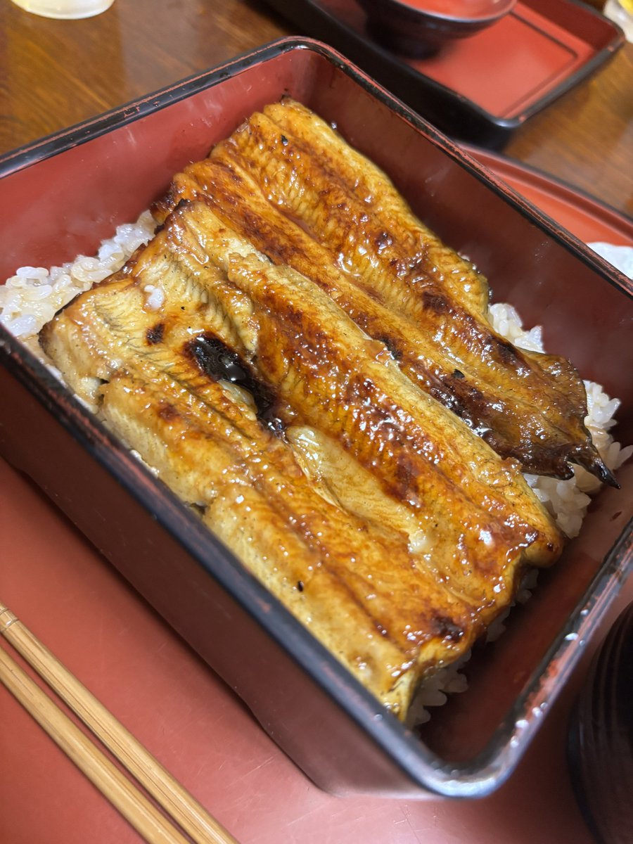 hori_s32's tweet photo. 父の誕生日は毎年うなぎなので今年も！
めちゃくちゃ美味しかったです💓

#活うなぎ橋本 https://t.co/fb7JCDP6im