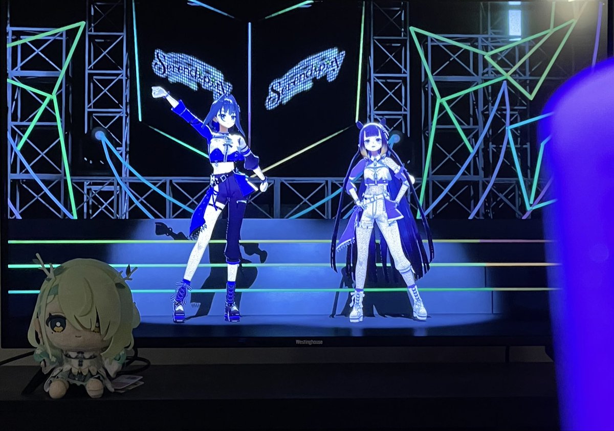 nabedesune's tweet photo. @hololive_En cheering from home 🥳💚 https://t.co/MqPF4uUPgO
