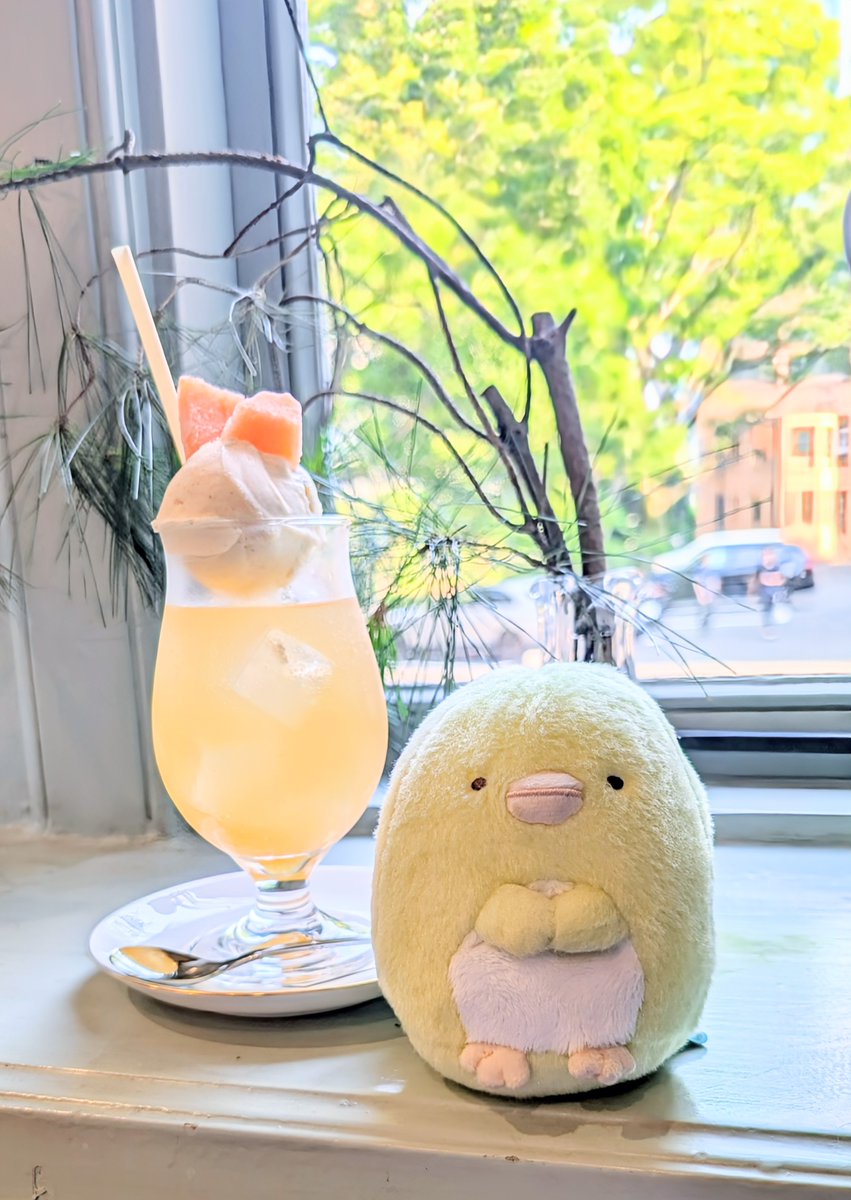 sofia40807168's tweet photo. 今年もメロンクリームソーダの季節がやってきました🍈 https://t.co/RuKVVYfIpV