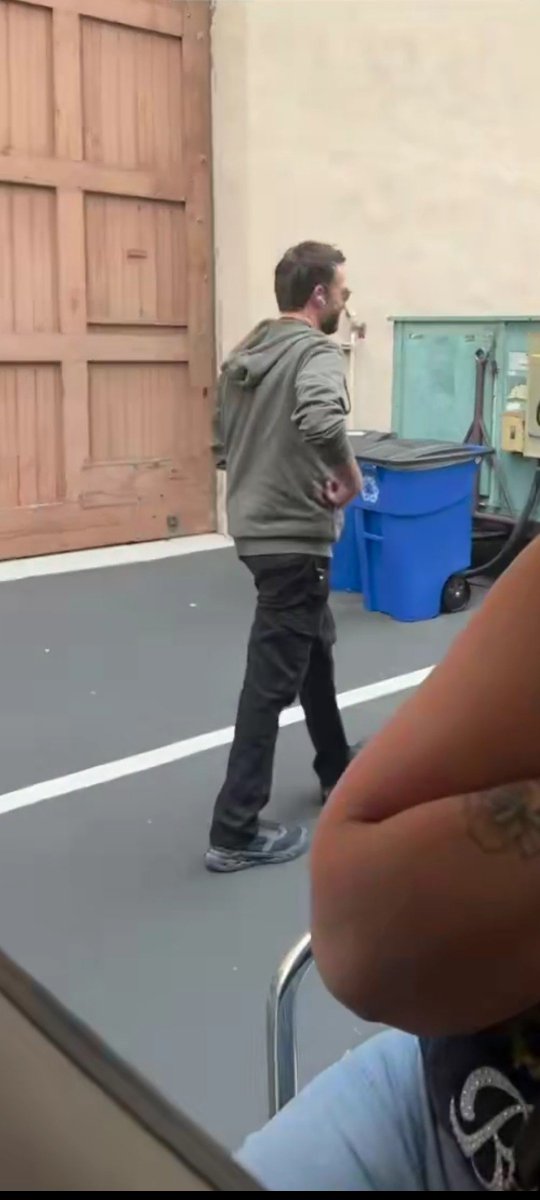 UnemployedToast's tweet photo. OH NO. THE SABBATICAL ONLY MADE HIM HOTTER 🫦🫦 https://t.co/KJChshsgb1