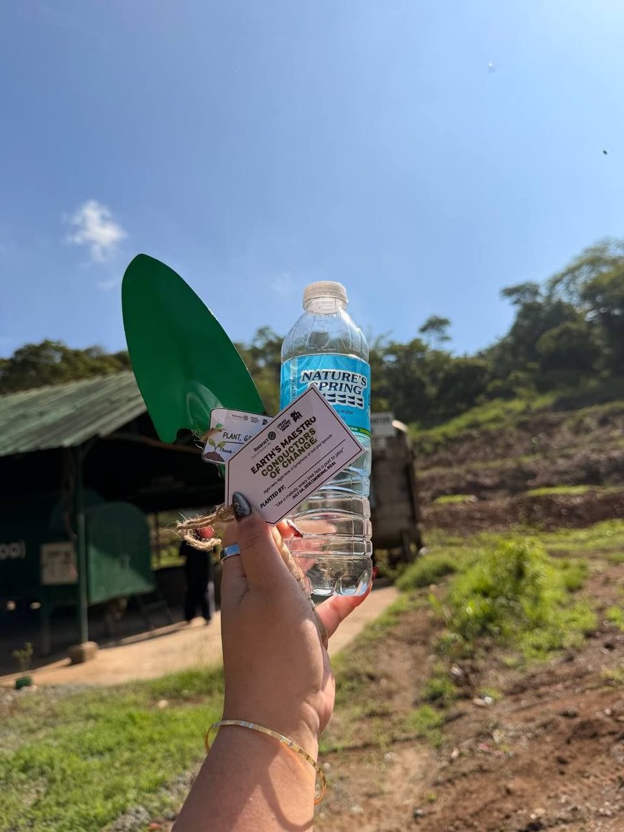 CaratLandPH's tweet photo. 𝐄𝐂𝐎-𝐂𝐀𝐑𝐀𝐓 𝐈𝐍 𝐀𝐂𝐓𝐈𝐎𝐍 🌱

Our Eco-CARAT Warriors are turning small actions into lasting impact, one seedling at a time. Every tree planted is a promise to care for our planet and a reminder that meaningful change begins when we grow together.

Right here, right now, we're planting hope for a greener tomorrow. 🌿🎶

#EarthsMaestro