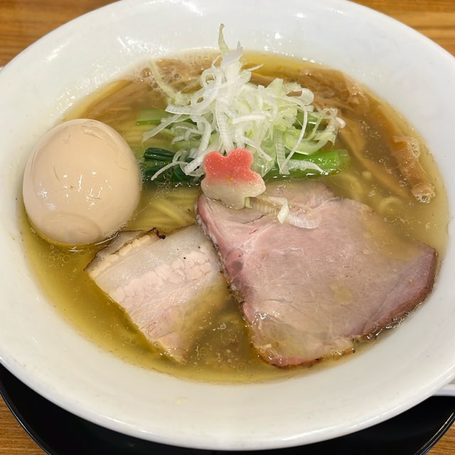 881c_kun's tweet photo. ｽﾞﾙｽﾞﾙ(˘ω˘🍜 )

白醤油そば(味玉) at 麺彩 こはね 

#顧客ラーメン部 https://t.co/9hECoOsvFU