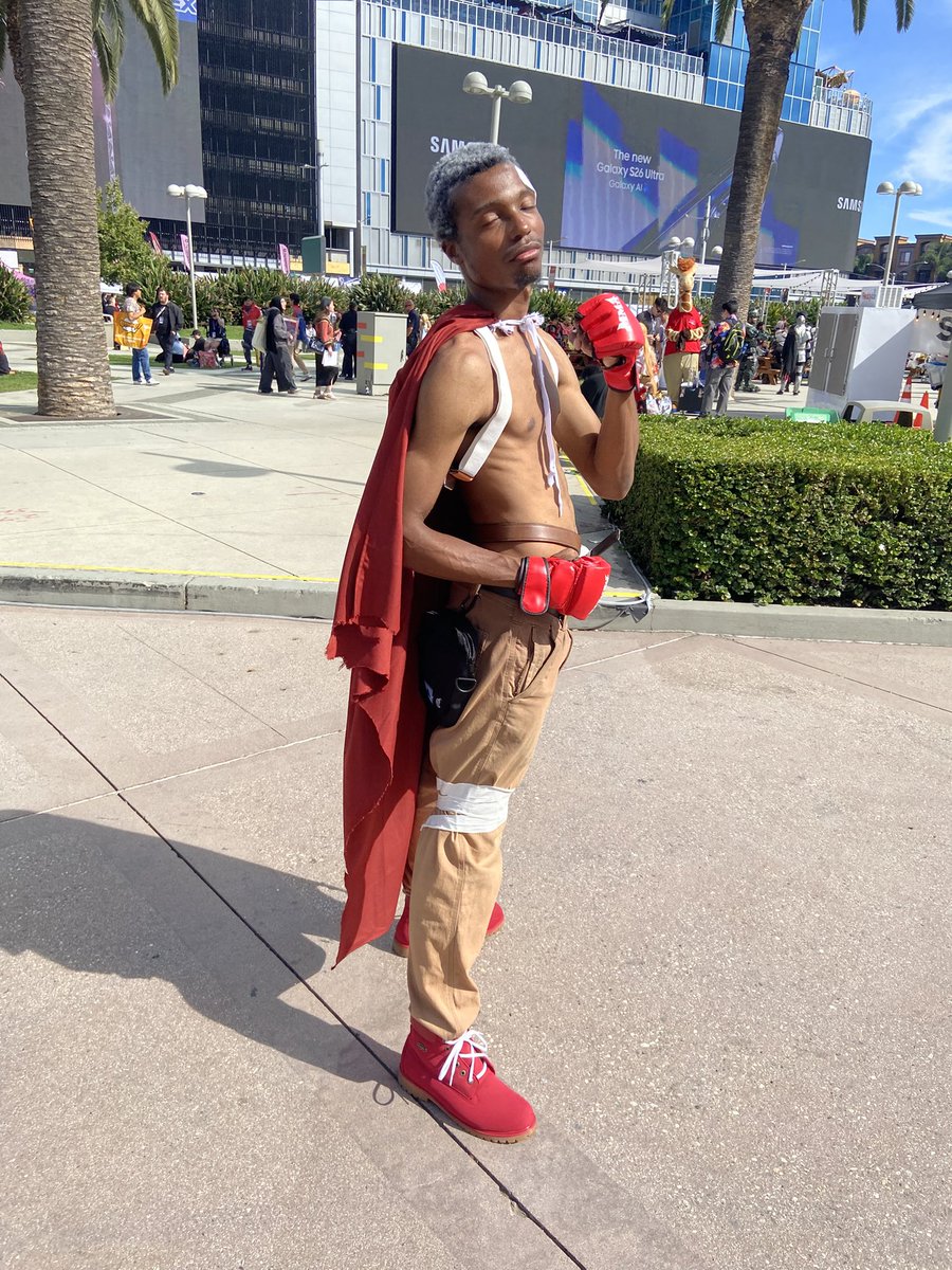 Young_Gouki's tweet photo. Usually its tech attached to a tweet from me but I gotta upload my P4AU Akihiko cosplay because I know you guys will appreciate this way more than most of the con goers lol https://t.co/Rbbwr1lk7G