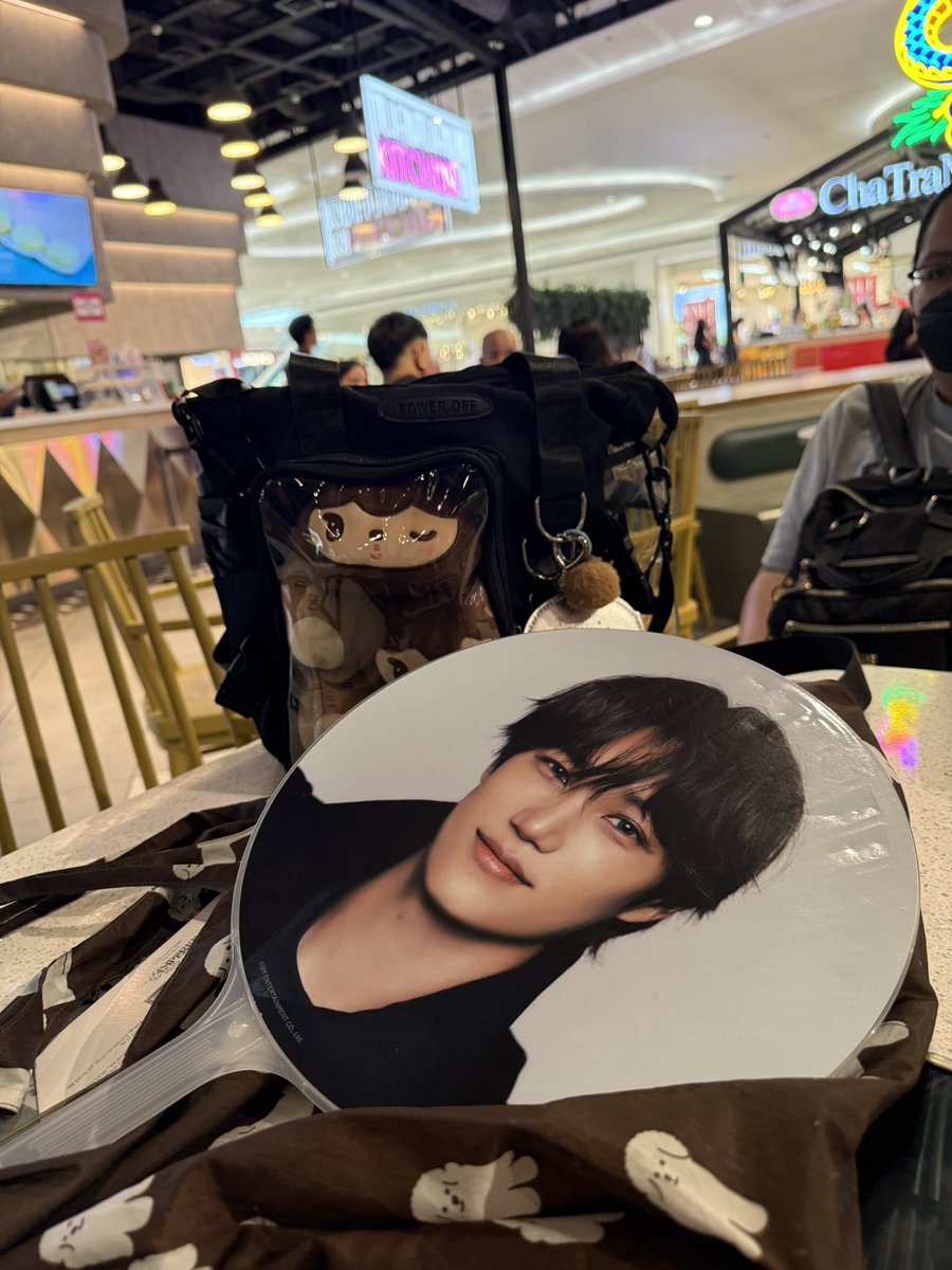 kaierigomz's tweet photo. Hello guys, I am currently at Food Hall near Lima Pulo. If you want to to get my freebies or do trades just approach nicely 🥹💛

#EXhOrizoninMANILA https://t.co/0FjdyjPN5D