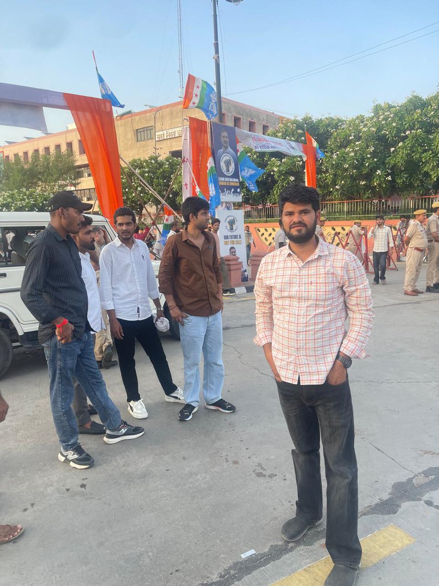 HemantPaal_MDSU's tweet photo. छात्र की गूँज, देश की गूंज 
@rahulgandhi @sachinpilot 
@vinodjakharin #hemant_mdsu https://t.co/CYarbLu8bI