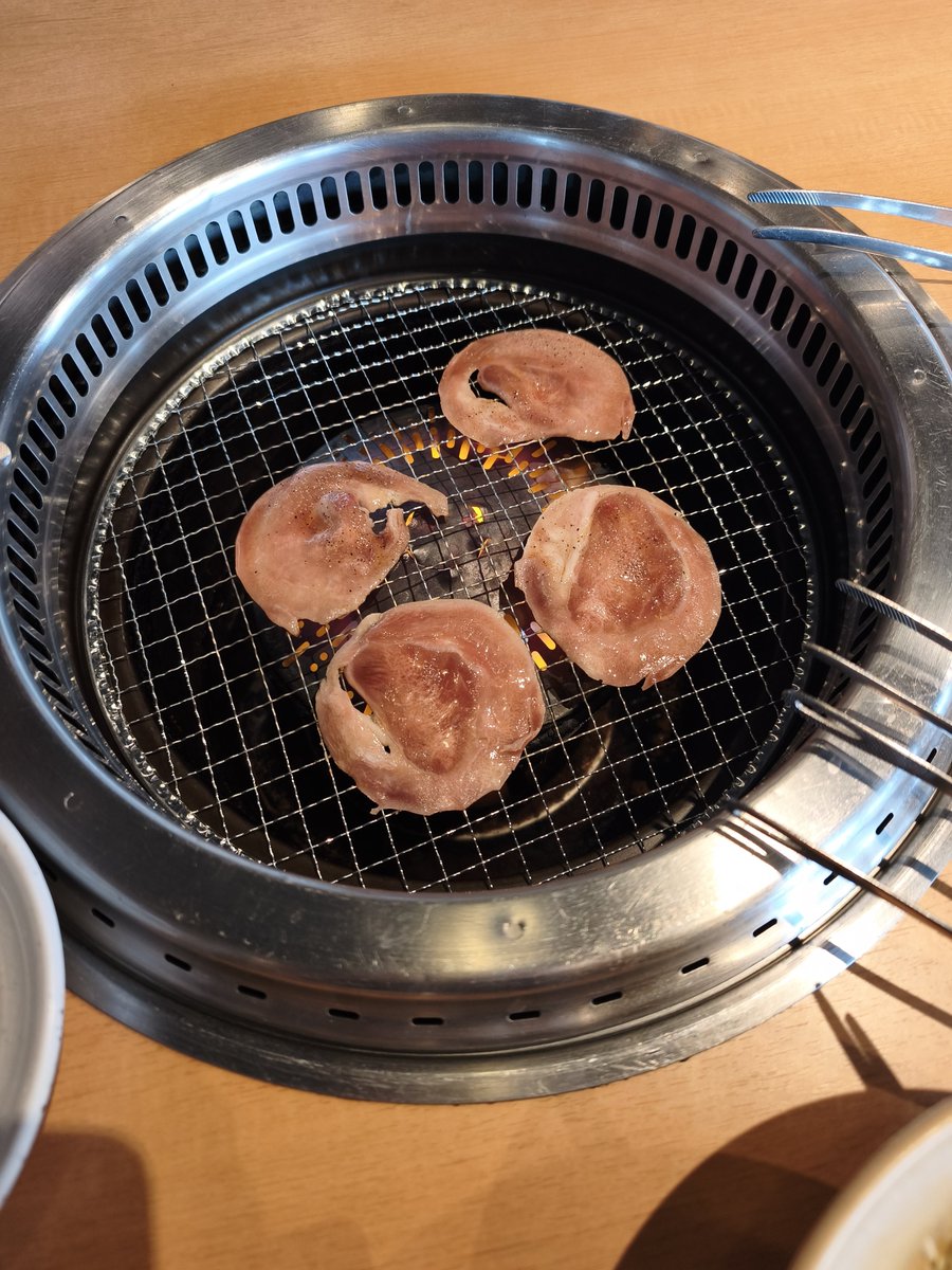 BP5_E's tweet photo. おや…🤔🤔🤔 https://t.co/FgI1AY2GZU