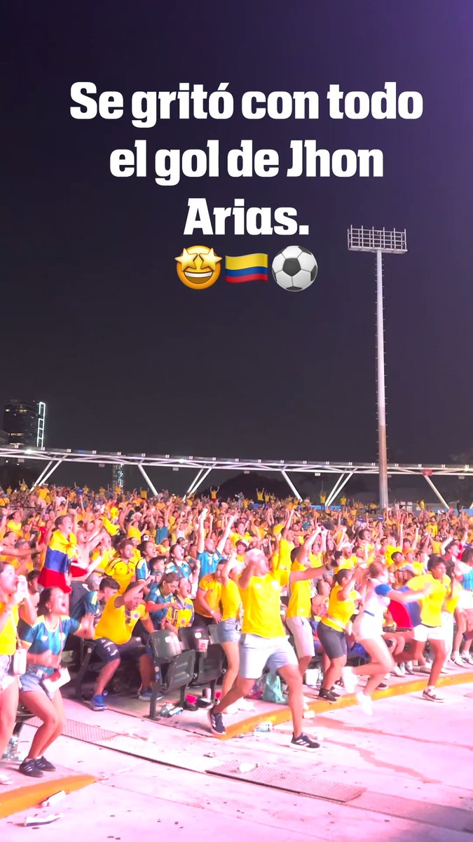احتفالات كولومبية كبيرة بالهدف الذي عزز آمالهم في التأهل إلى دور الـ16 #كأس_العالم_مع_أوليه 