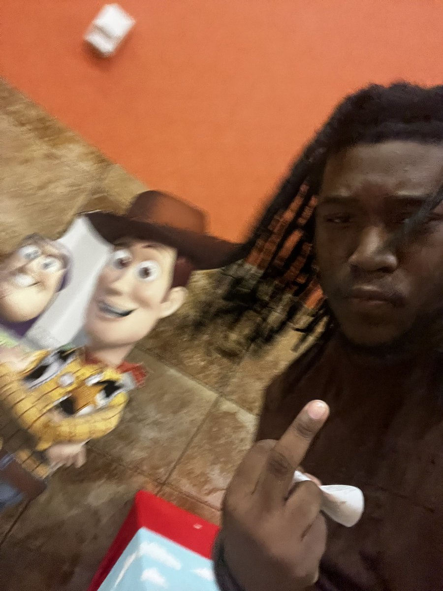 thejayyr's tweet photo. i don’t care if i’m turning 22 this year

animation will always bring me to the theater https://t.co/9tYjCdnFco