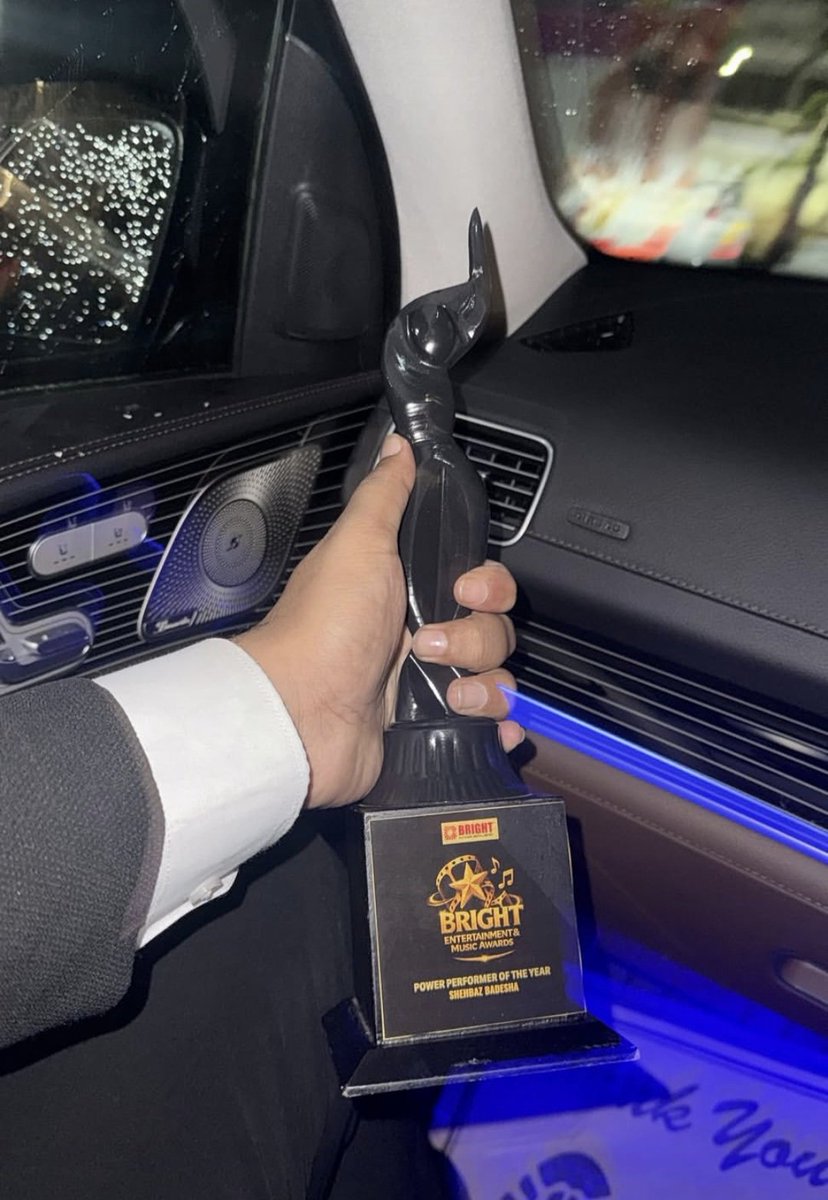 shubhranov99's tweet photo. Huge Congratulations @ShehbazBadesha 👏

for winning "Power Performance Of the Year"🏆

Another milestone🌟

Another reminder that your journey is only getting bigger🚀

You're making each of us soo Proud🫶 be it @ishehnaaz_gill

#ShehnaazGill
#SidharthShukla
#ShehbazKeBazigars https://t.co/1xk66T5tQF