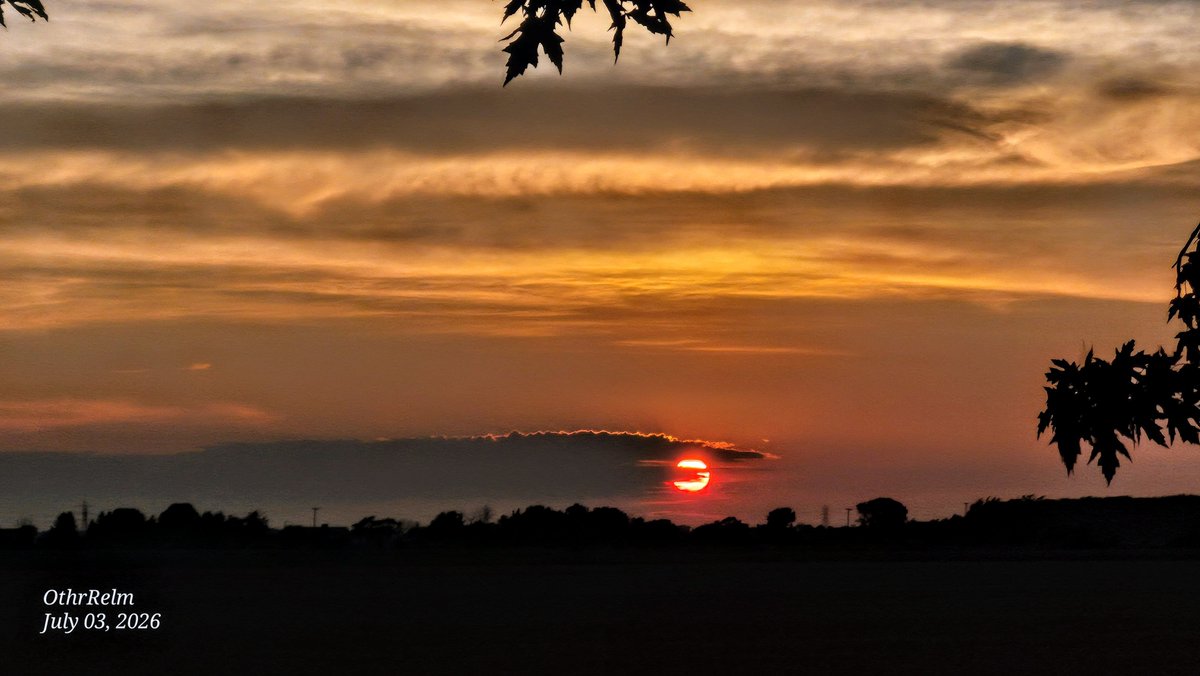 OthrRelm's tweet photo. ✨️🙋♂️ hey..Amazing Sundown🌅 tonight,..hope you seen it!..if not..I got you👇🇺🇸250🇺🇸
Hope your good!..took a bunch,..add some mire🫶🤔💛#sunset #sundown #itfollows https://t.co/w5HQoBxIIE