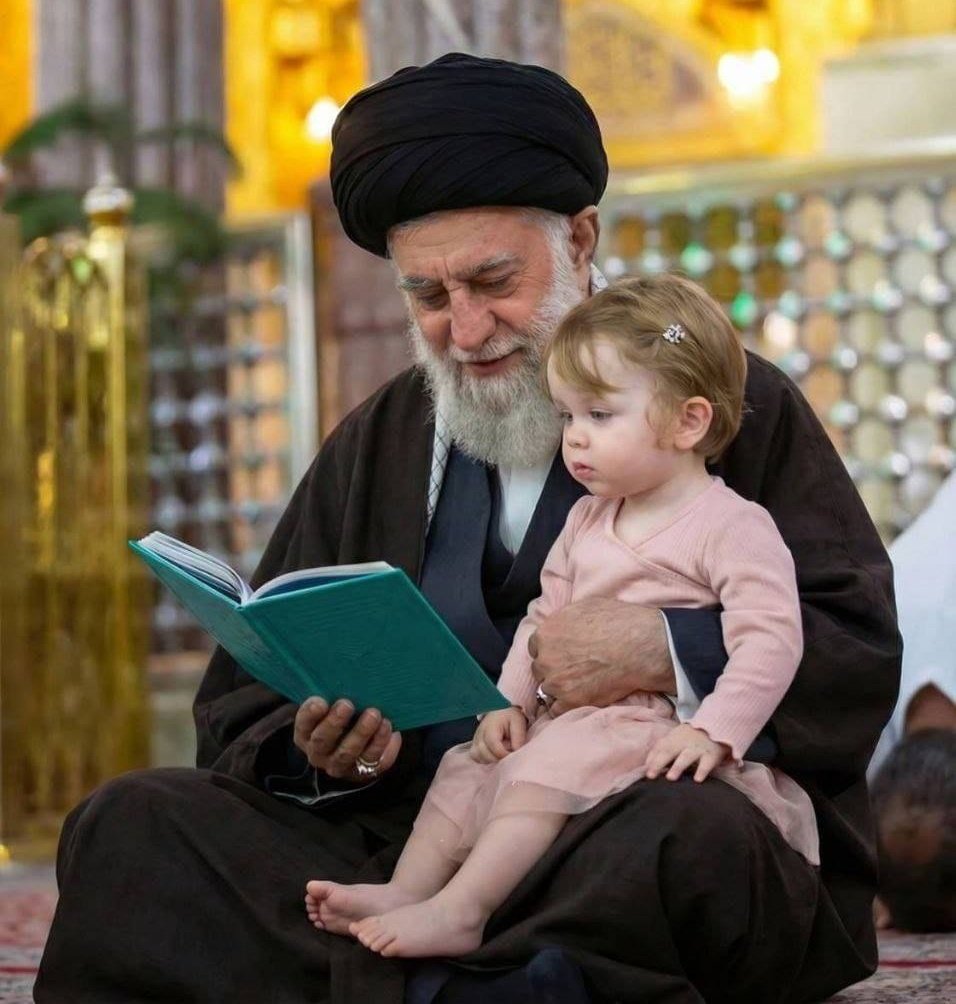 EAltalhai's tweet photo. رحمة الله تعالئ تغشاهم 💔💔
سيد هذا الزمان وشهيدها. https://t.co/fhOy7atjIl