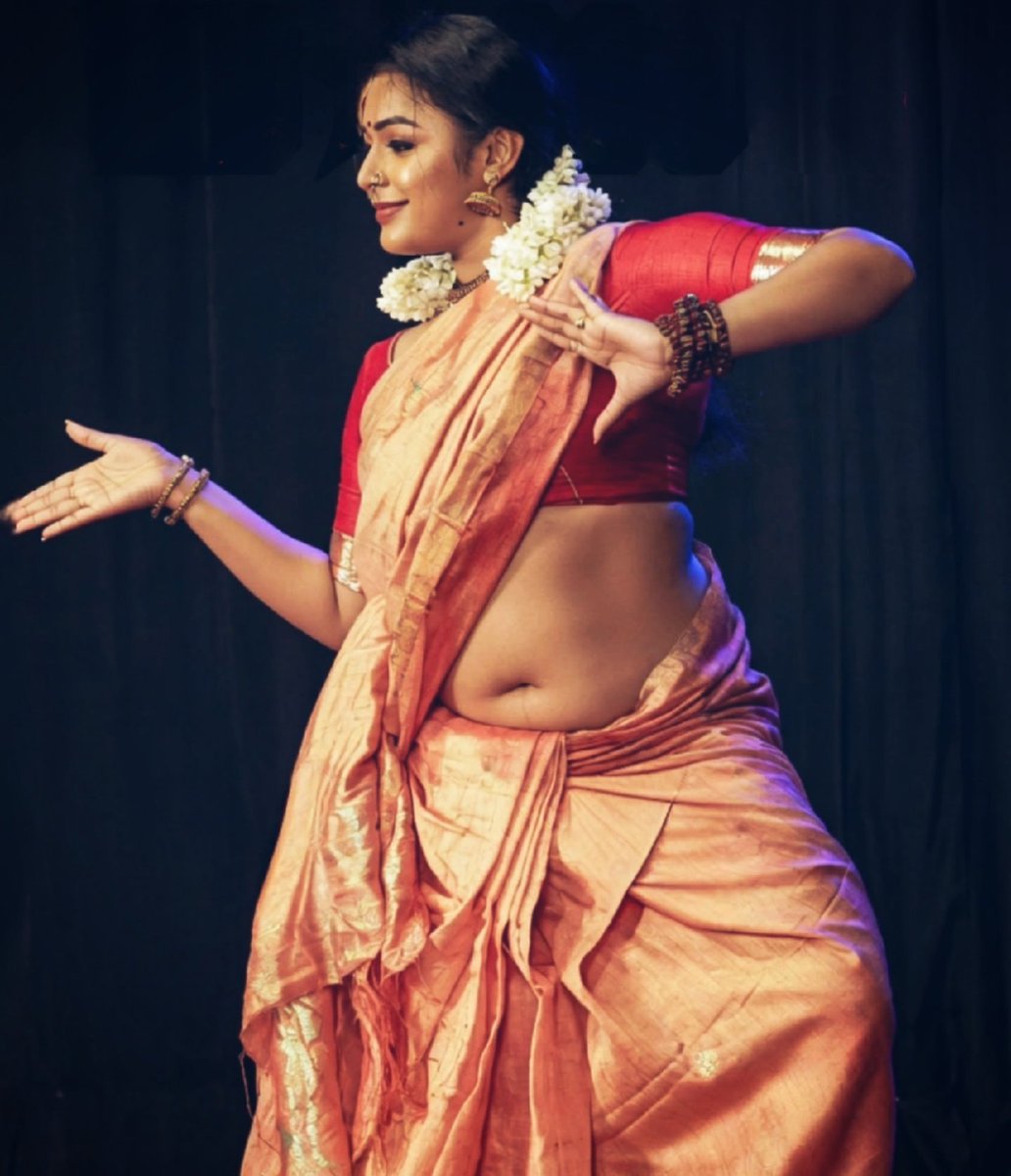 Umoactress__'s tweet photo. Ufffff...Ipo Ivala Celebrate Pandranga..Naanga lam 2,3 Years ah Iva Thoppul kaagave Celebrate Pandrom.. 🍩👅❤️ https://t.co/r86xA0eaZX