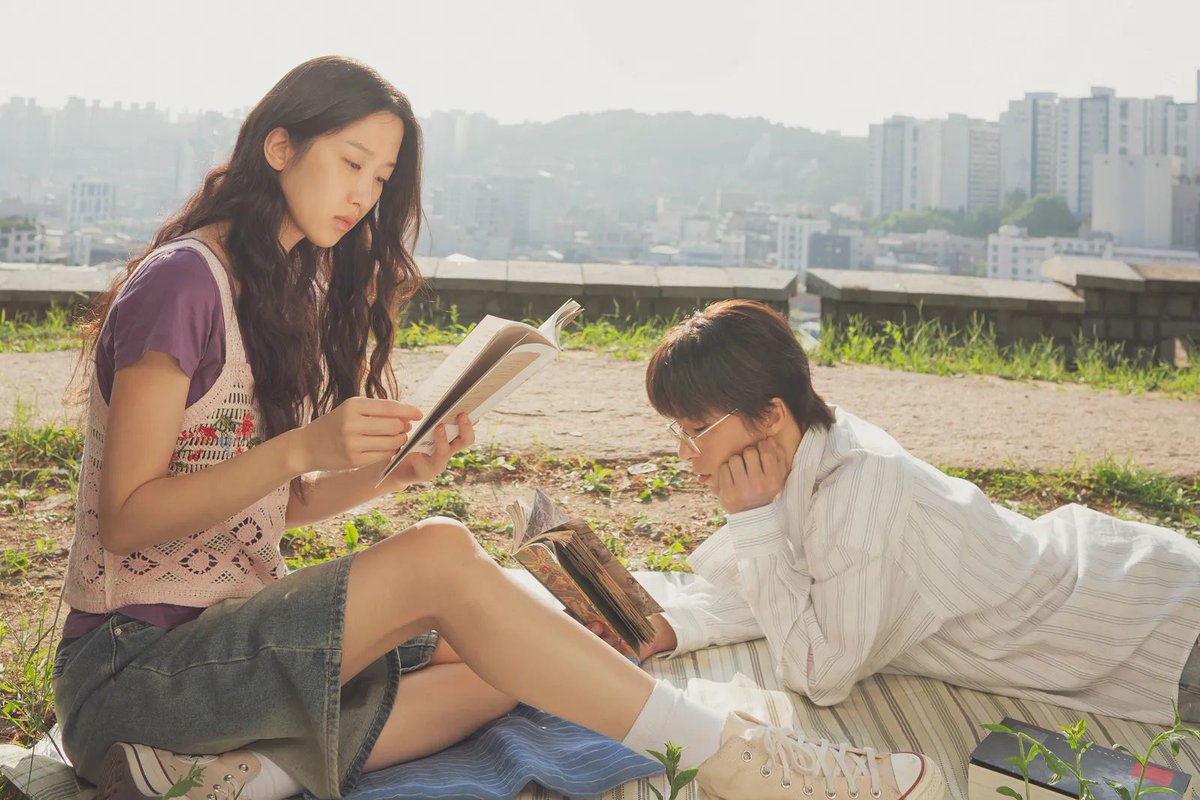 GQJAPAN's tweet photo. 韓国で『私の頭の中の消しゴム』（2004）や『別れる決心』（2022）を超える動員を記録した映画『#サヨナラの引力』。

分かり合っていたからこそ失わざるを得なかったふたりを描いた本作の見どころを紐解く。
https://t.co/F4CFflnFKe

@sayonara_eiga https://t.co/yA55NvRDSf