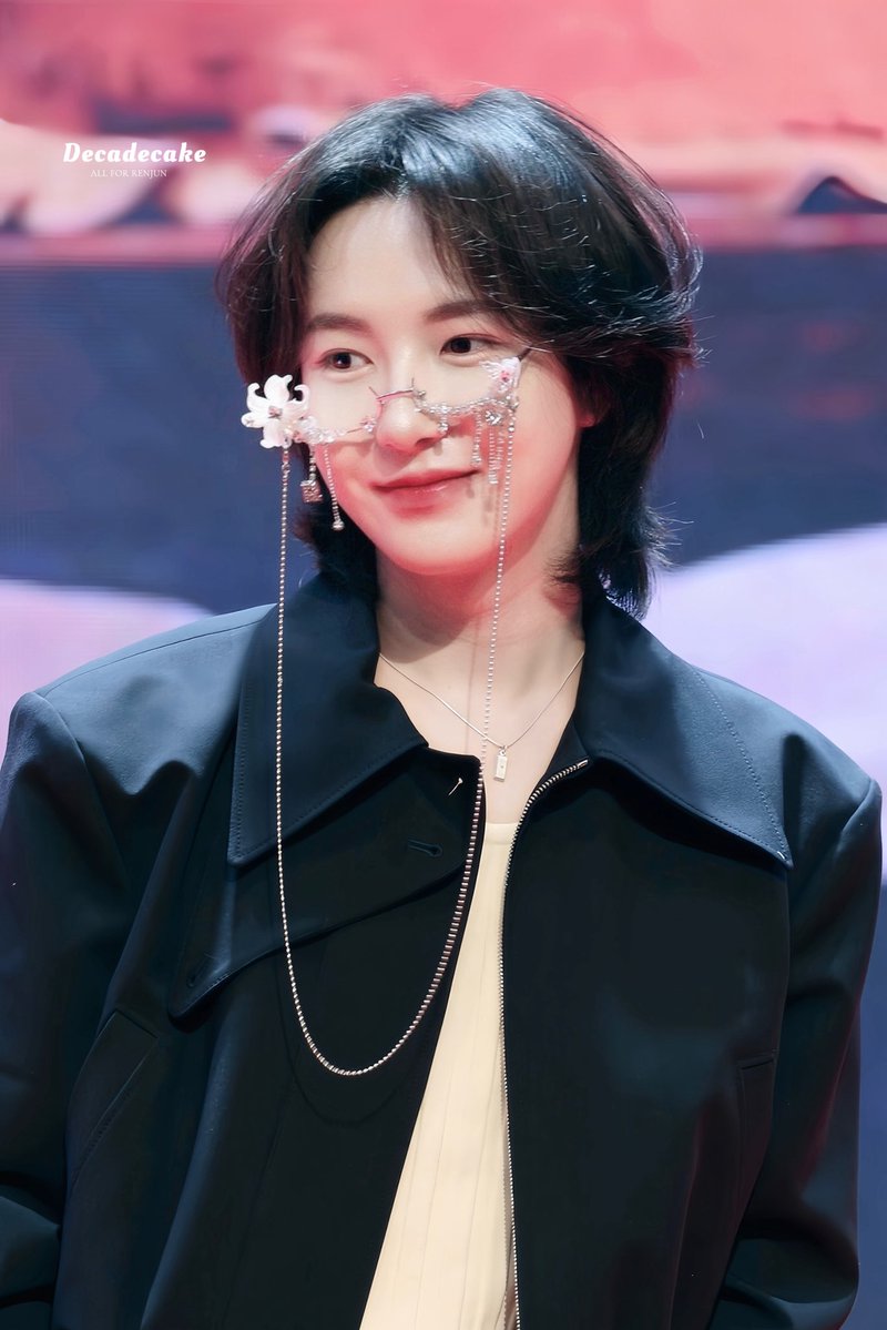 Decadecake323's tweet photo. 260703 HangZhou
🤍🖤

#RENJUN #런쥔 #仁俊 
#NCTDREAM https://t.co/dgTgnEIiUw