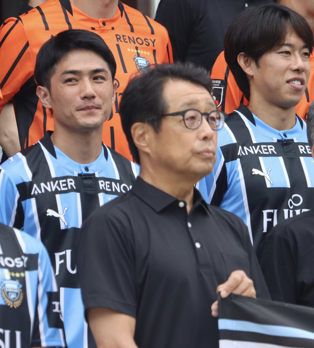 fro_o00's tweet photo. 大島さんも旭もめっちゃニコニコだった😭💯

#frontale   
#大島僚太 
#佐々木旭 https://t.co/zxgU0w4HjJ