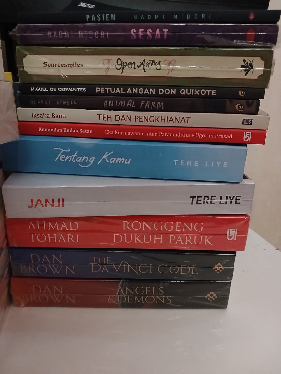 MegaaaQuee9770's tweet photo. Preloved // WTS Novel ORI Kondisi mulus yah. Ada yg wajib bundling.✨️📚
- Dan Brown 110K
- RDP 95K
- Tere liye bundling 100K, satuan 55K
- Pasien + Sesat 100K wajib bundling
-TTGA 60K
- Halte alam baka 60K
- Suzane collins 110K bundling, satuan 60K
#buku #wts #preloved #novel https://t.co/Ri2Vbahs5m
