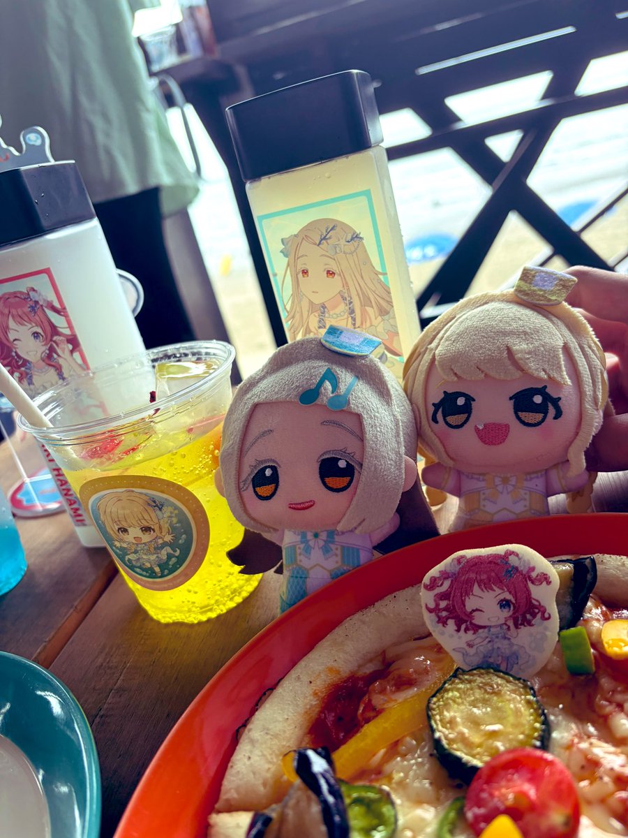 sato_chisa_'s tweet photo. 広、ことね、海の家だよ。

＃学マス https://t.co/dH3RI5Un57