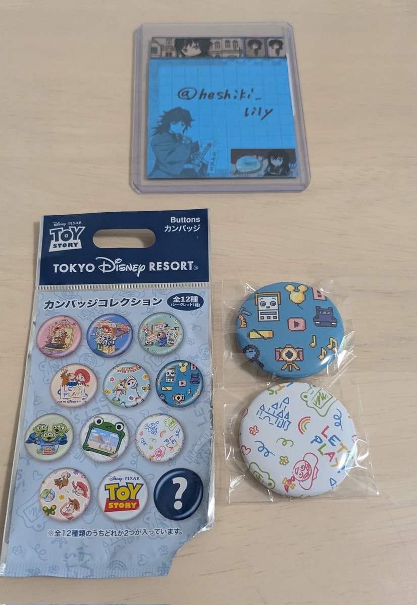 heshiki_lily's tweet photo. 【交換���トイストーリー　カンバッジコレクション　缶バッジ　ファンタイムウィズトイストーリー5

(譲)　画像1枚目
(求)　👑エイリアン>💕リリーパッド

池袋お手渡しかタイミングが合えば7月15日か16日舞浜または郵送

検索からもお気軽にお声がけください◎どうぞよろしくお願い致します🙇 https://t.co/zyxoqHcUoN