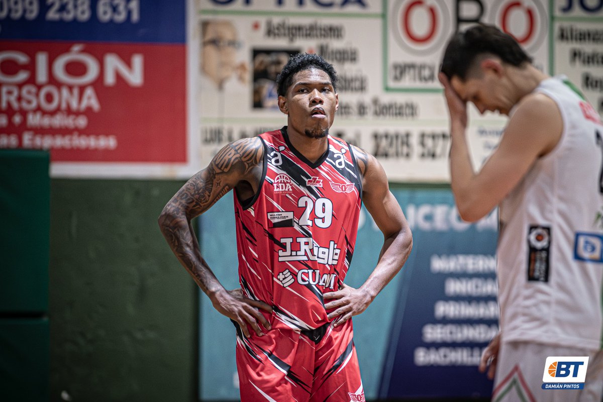 BasquetTotal's tweet photo. #LDAxBT | BELLÍSIMA VICTORIA 

Con un tremendo partido de Ezequiel Bell, Olimpia venció con comodidad 89-67 a Colón en la esquina del movimiento.

📝 @Mcaballero_03
📷 @DamiPintos22

👉https://t.co/0uSbewNSTx https://t.co/B2pQdcHzKX