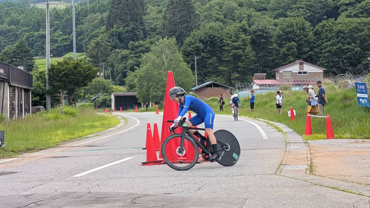 veloce2017's tweet photo. F 森本、スタートしました！ https://t.co/lHDiYjWjf3