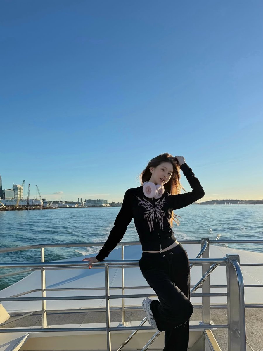 foreverieyoung's tweet photo. Or maybe I only mistake admiration for belonging. https://t.co/CJ2em8D9to